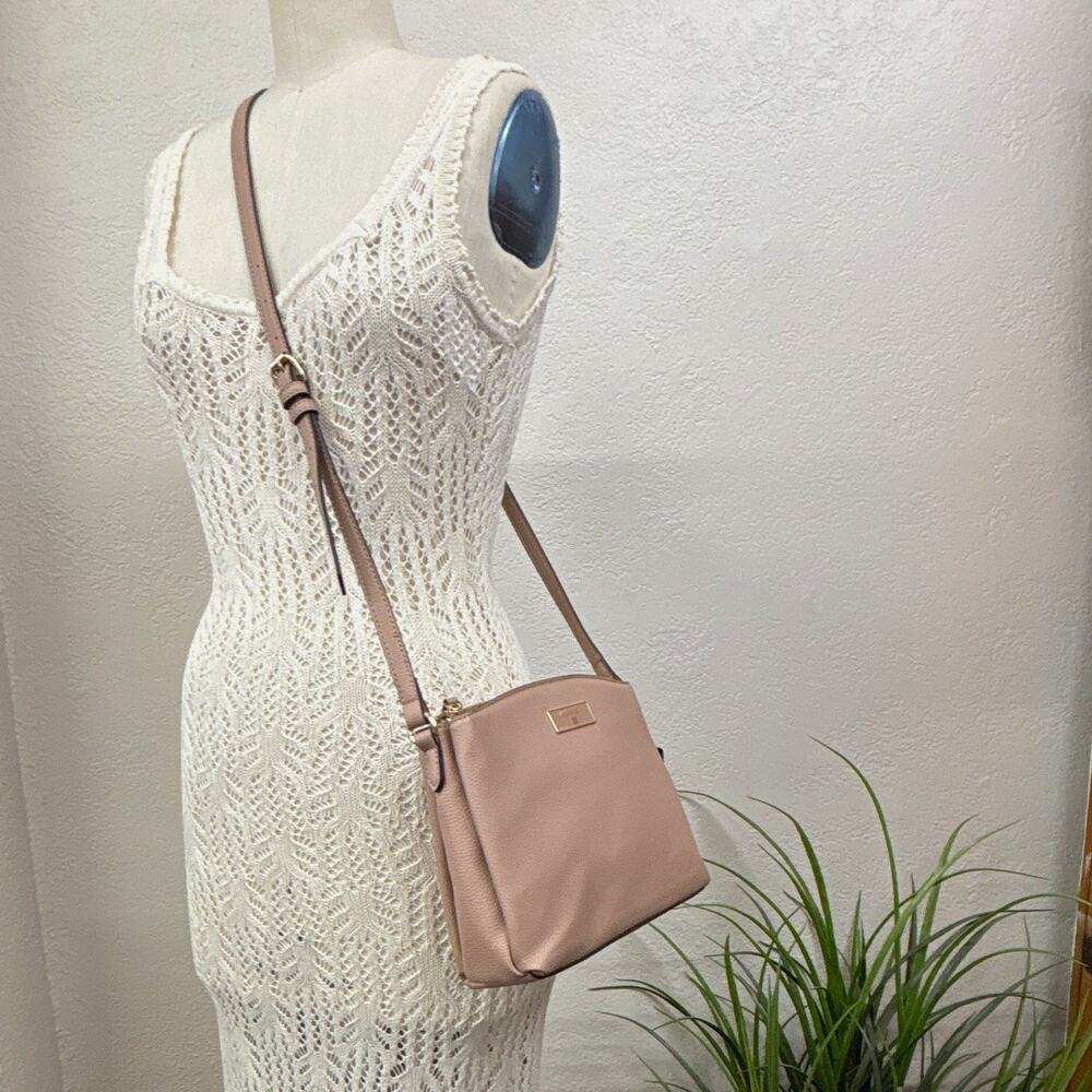 Nine West blush pebbled crossbody bag